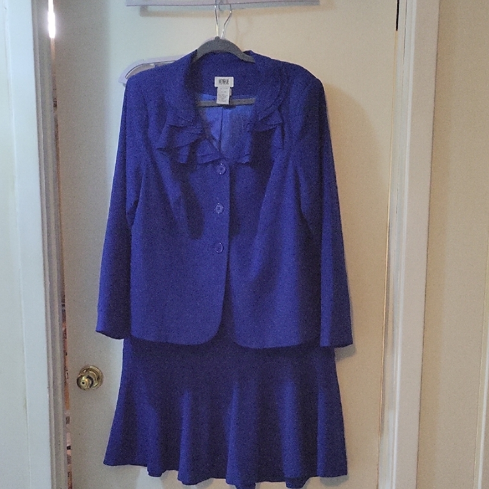 Monroe & Main Blue Ruffled Tiered Knee-Length Skirt